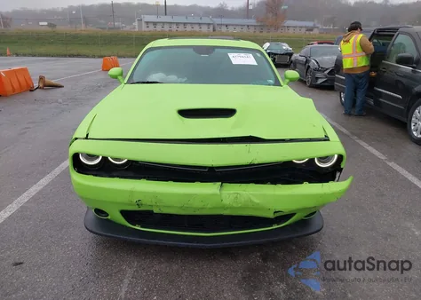 2023 Dodge Challenger R/T z USA, uszkodzony, nr VIN 2C3CDZBT8PH634440